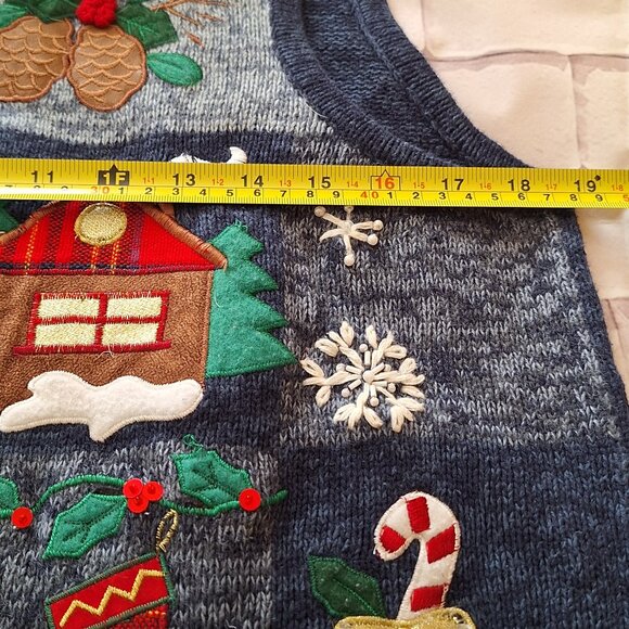 Heirloom Collectibles women's vintage Christmas sweater vest. - Picture 6 of 8